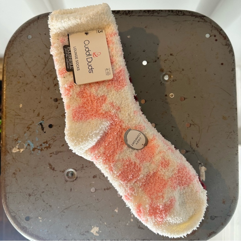 Cuddl Duds Plushfill Lounge Socks in Pink and White 3 Pair